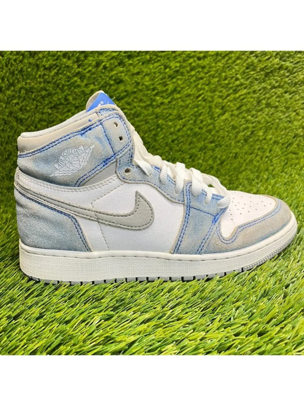 Nike Air Jordan 1 Retro Boys Size 5Y White Blue Athletic Leather Shoes Sneakers